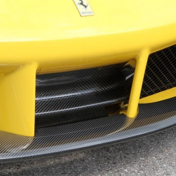 Карбоновая дополнительная часть губы переднего спойлера Novitec Style для Ferrari 488 GTB