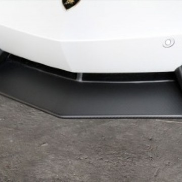 Карбоновая накладка на спойлер переднего бампера центральная Novitec Style для Lamborghini Aventador