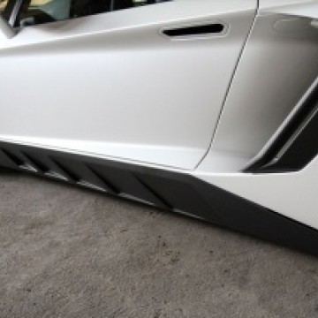 Карбоновые накладки на пороги Novitec Style для Lamborghini Aventador