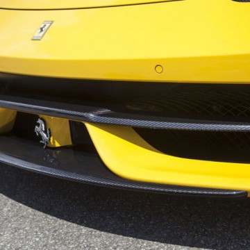 Карбоновый центральный горизонтальный рассекатель в передний бампер для Ferrari 458 Speciale