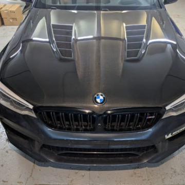 Карбоновый капот c жабрами для BMW M5 F90