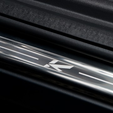 Накладки на пороги Kahn Design для Land Rover Discovery Sport