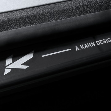 Накладки на пороги Kahn Design для Porsche Cayenne
